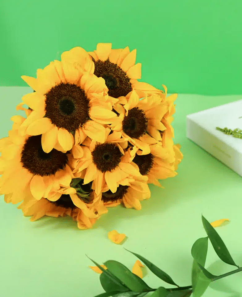 7 Sunflower Bouquet - Image 2