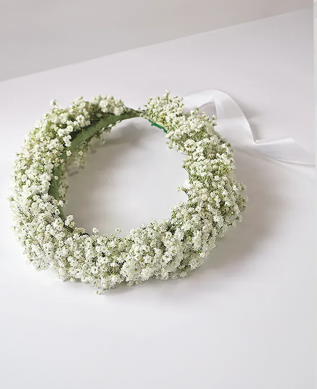 إكليل الزفاف الأبيض
