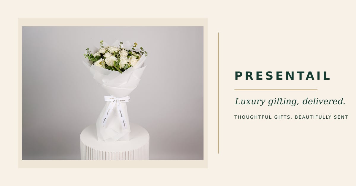 Arrangement de 15 Roses Blanches