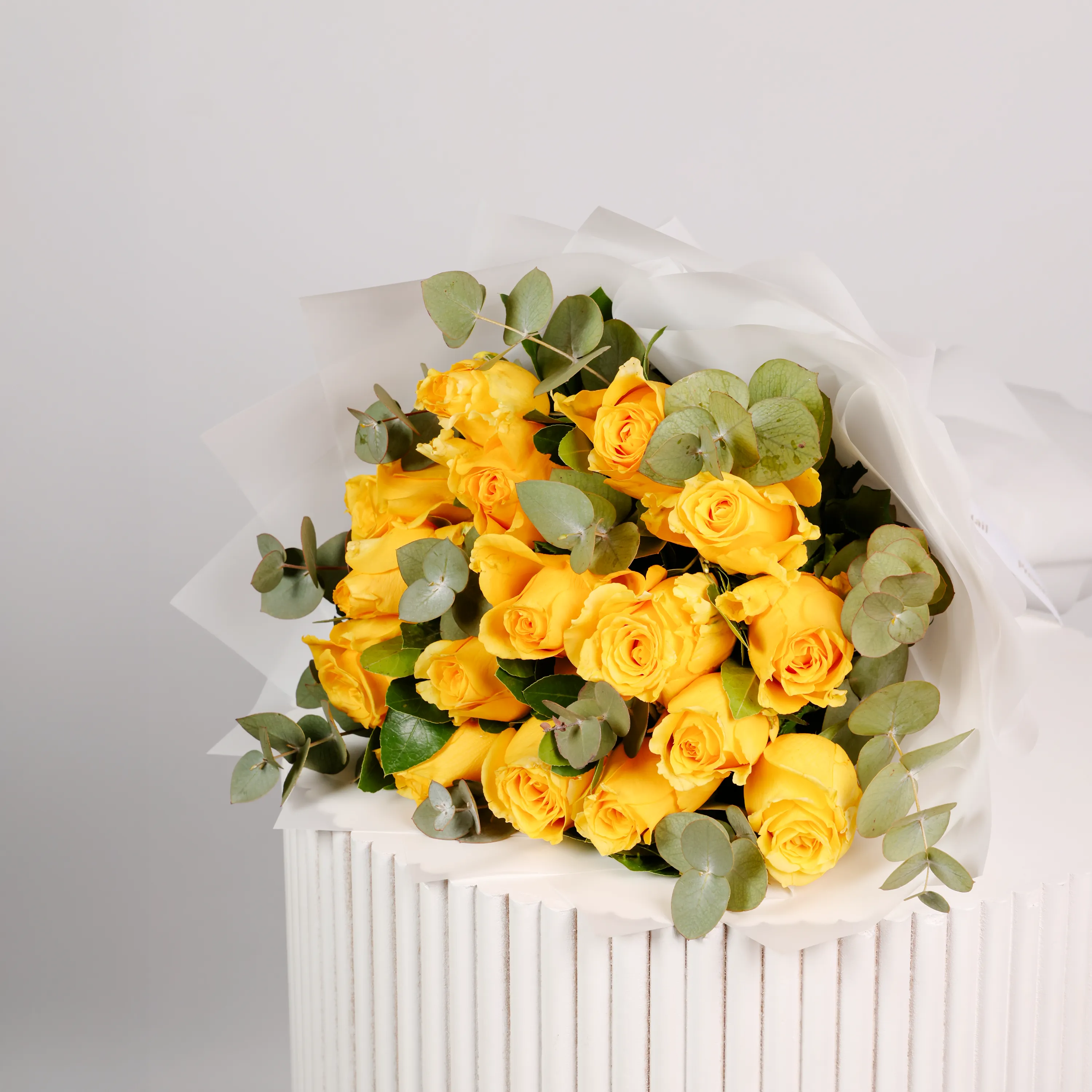 15 Yellow Roses Arrangement - Image 2