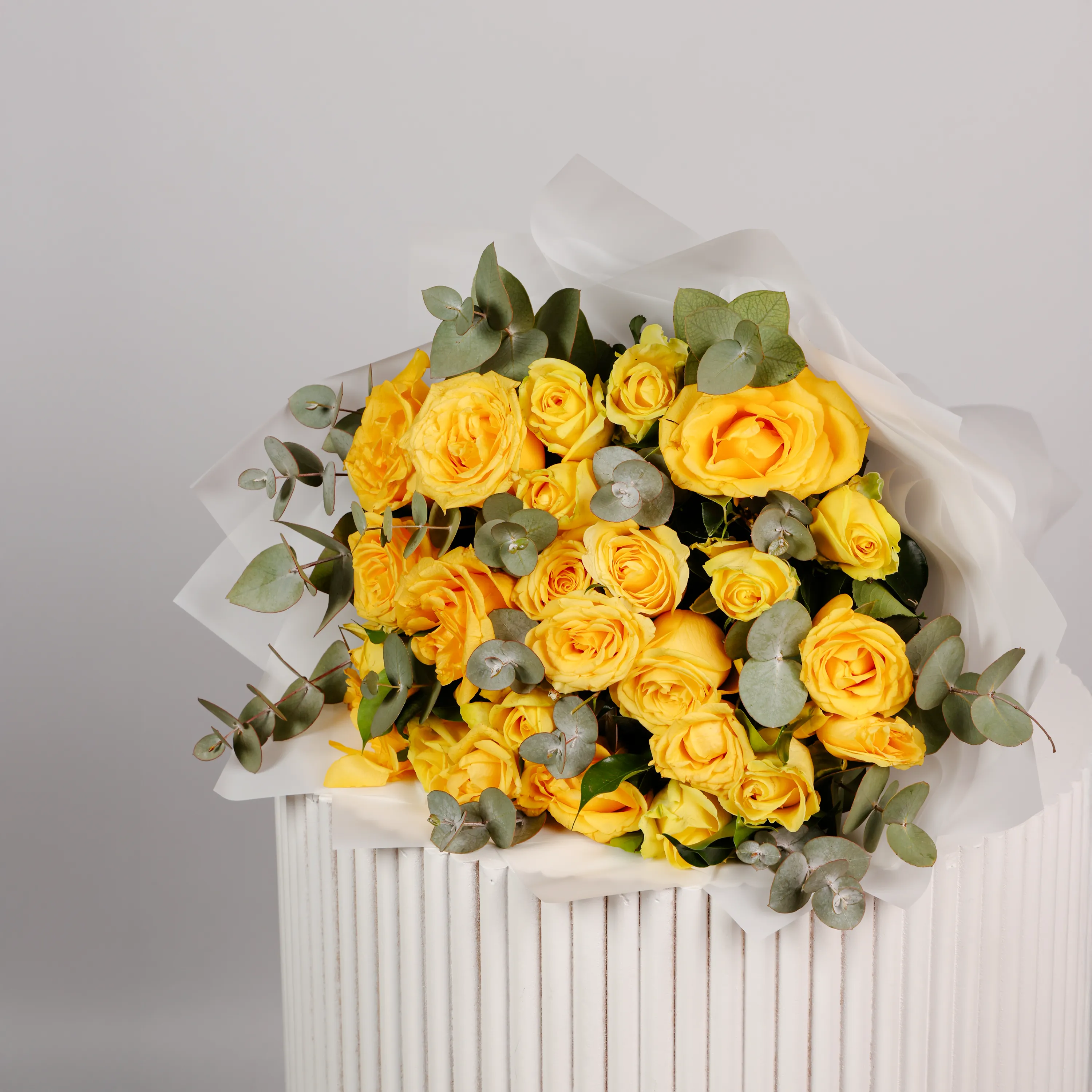 25 Yellow Roses Arrangement - Image 2